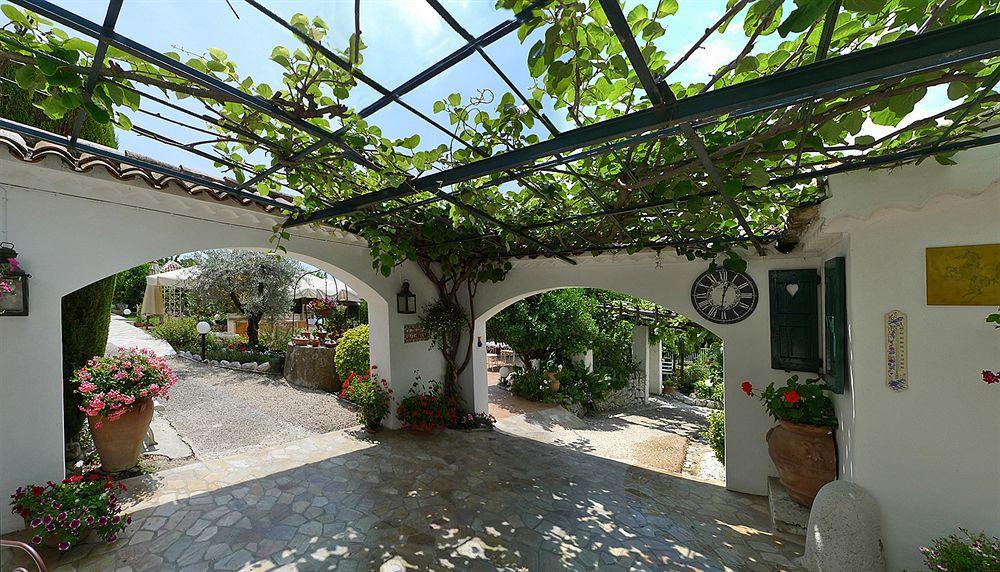 Le Hameau Hotel แซงต์-ปอล-เดอ-วองส์ ภายนอก รูปภาพ
