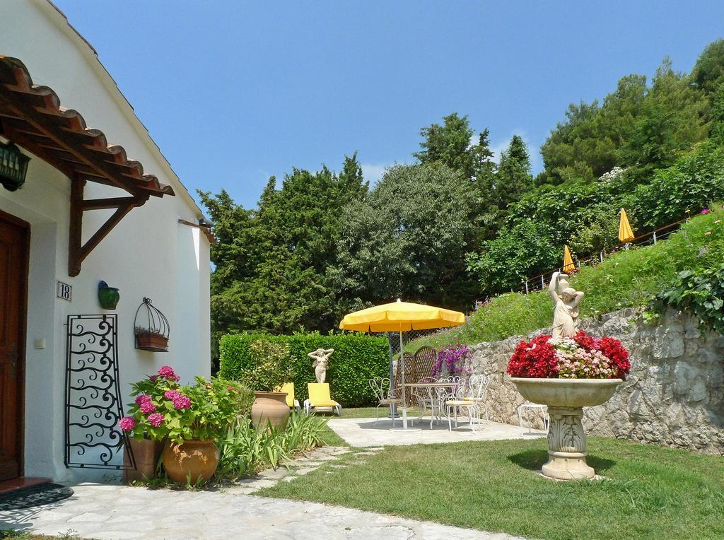 Le Hameau Hotel แซงต์-ปอล-เดอ-วองส์ ภายนอก รูปภาพ