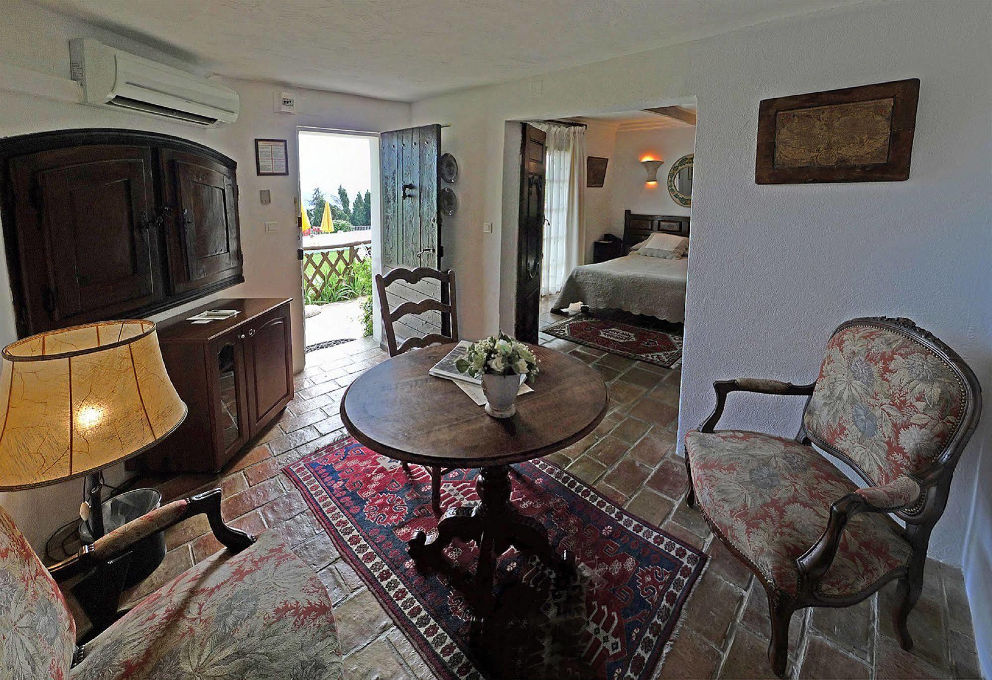 Le Hameau Hotel แซงต์-ปอล-เดอ-วองส์ ภายนอก รูปภาพ