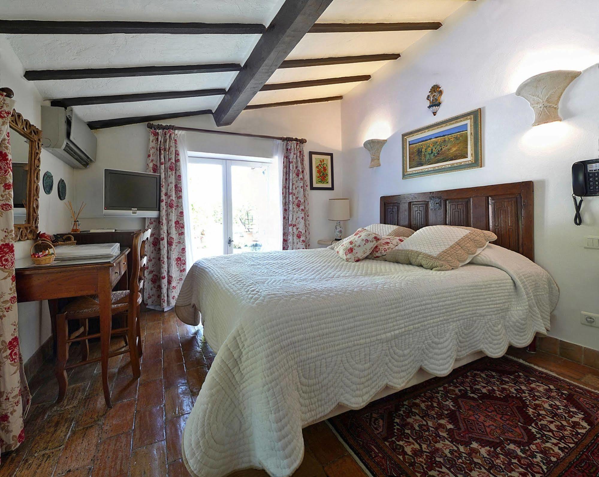 Le Hameau Hotel แซงต์-ปอล-เดอ-วองส์ ภายนอก รูปภาพ