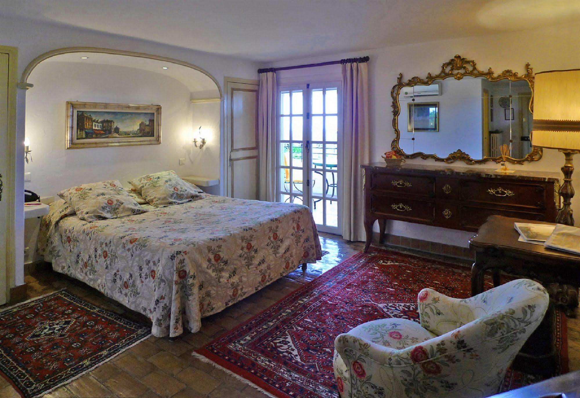 Le Hameau Hotel แซงต์-ปอล-เดอ-วองส์ ภายนอก รูปภาพ